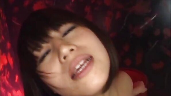 Petite Asian pornstar Eri Hosaka meunang fucked jeung jizzed ku lover nya